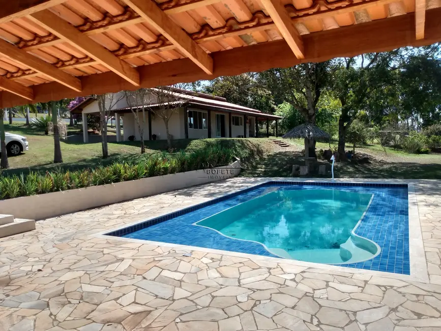 Foto 2 de Chácara com 3 quartos à venda, 2500m2 em Bofete - SP