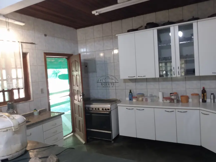 Foto 9 de Chácara com 3 quartos à venda, 300m2 em Bofete - SP