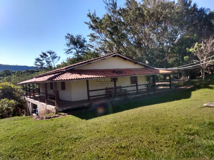Foto 2 de Chácara com 3 quartos à venda, 300m2 em Bofete - SP