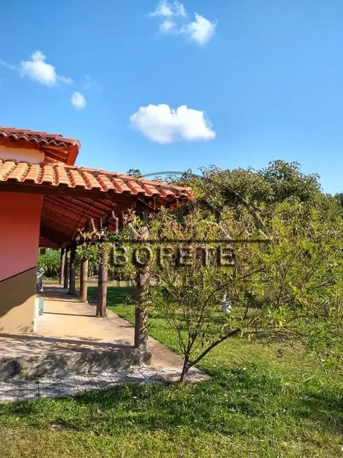 Foto 1 de Chácara com 4 quartos à venda, 10000m2 em Bofete - SP