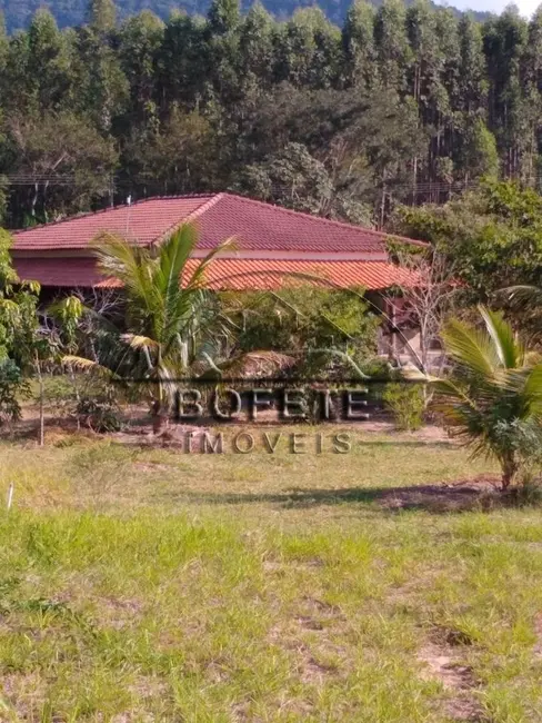 Foto 2 de Chácara com 4 quartos à venda, 10000m2 em Bofete - SP