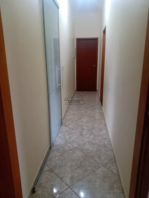 Foto 5 de Casa com 4 quartos à venda, 300m2 em Bofete - SP