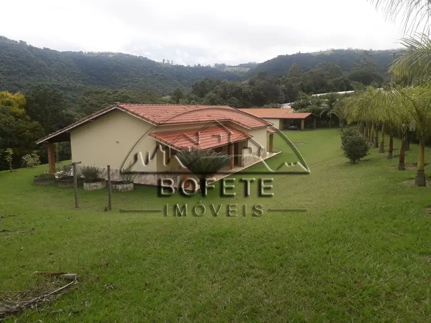 Foto 3 de Chácara com 3 quartos à venda, 370m2 em Bofete - SP
