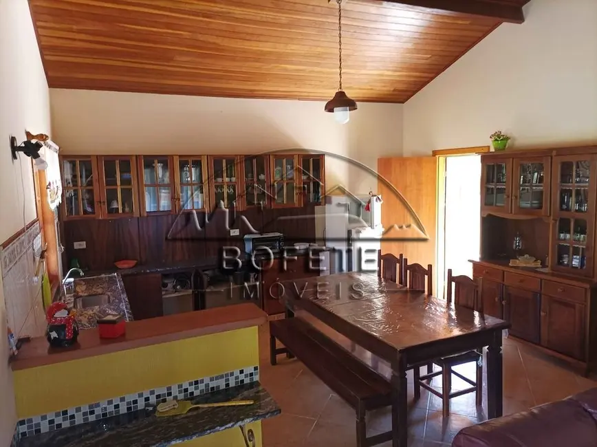 Foto 8 de Chácara com 3 quartos à venda, 370m2 em Bofete - SP