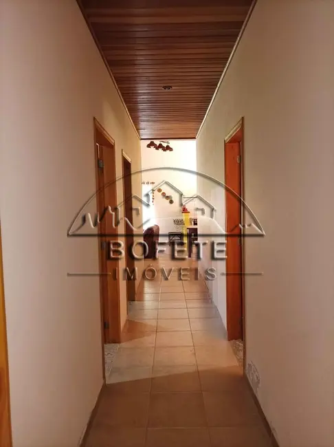 Foto 6 de Chácara com 3 quartos à venda, 370m2 em Bofete - SP