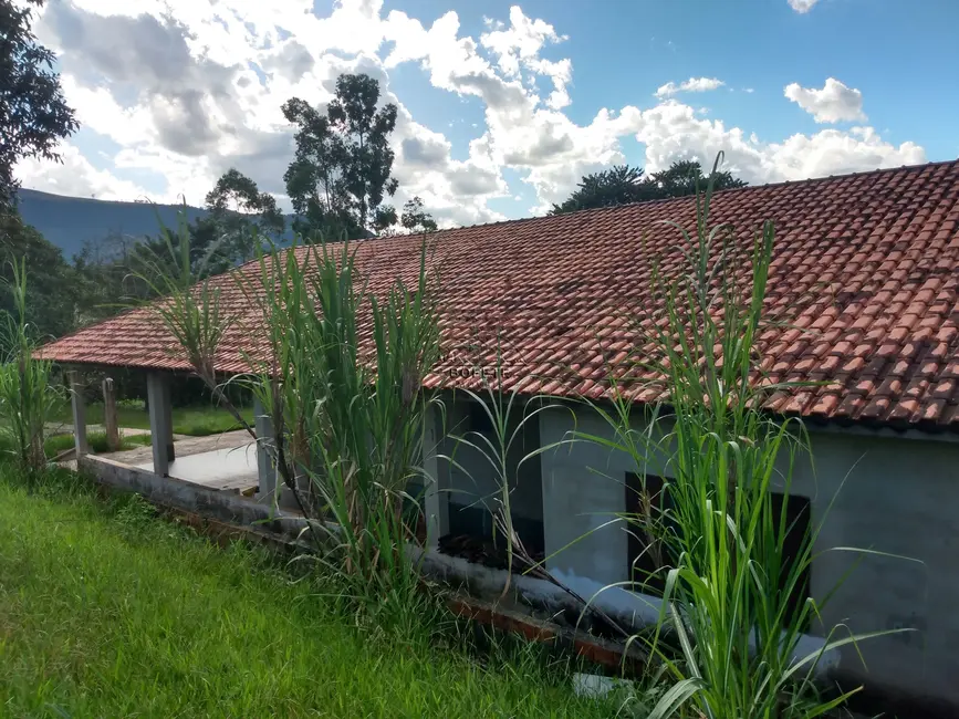 Foto 3 de Chácara com 6 quartos à venda, 450m2 em Bofete - SP