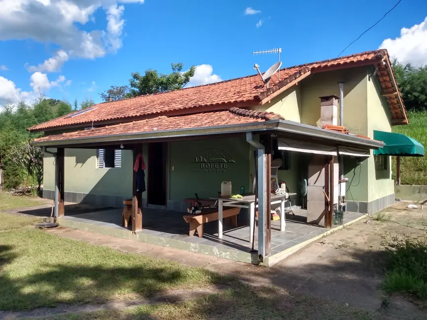 Foto 2 de Chácara com 3 quartos à venda, 160m2 em Bofete - SP