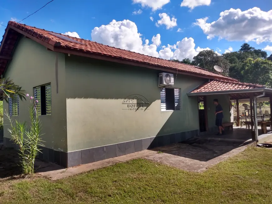 Foto 3 de Chácara com 3 quartos à venda, 160m2 em Bofete - SP
