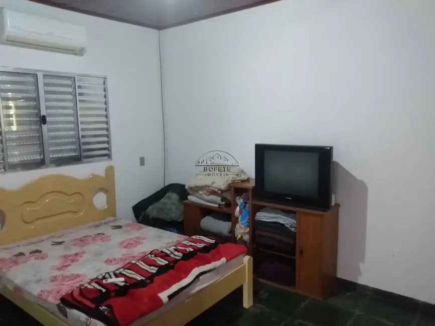 Foto 8 de Chácara com 3 quartos à venda, 160m2 em Bofete - SP