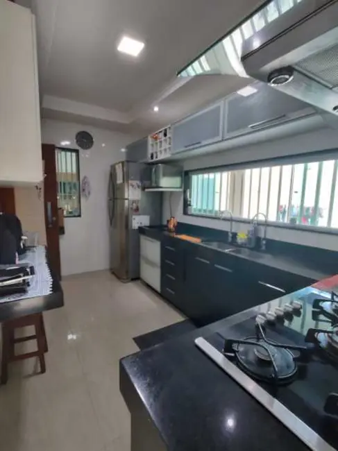 Foto 9 de Casa com 7 quartos à venda, 300m2 em Campos Dos Goytacazes - RJ