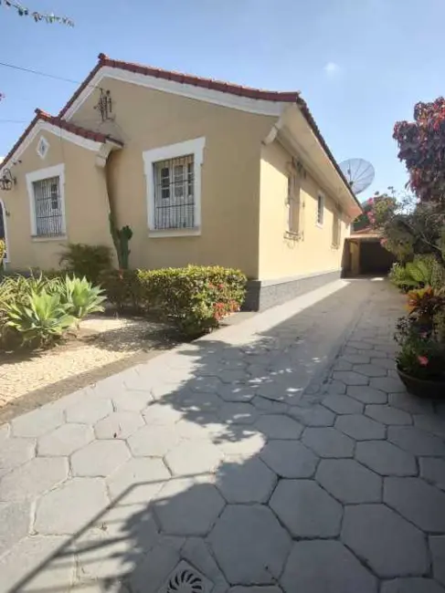 Casa com 3 quartos à venda, 300m2 em Campos Dos Goytacazes - RJ - imagem 3 Foto 3 de Casa com 3 quartos à venda, 300m2 em Campos Dos Goytacazes - RJ