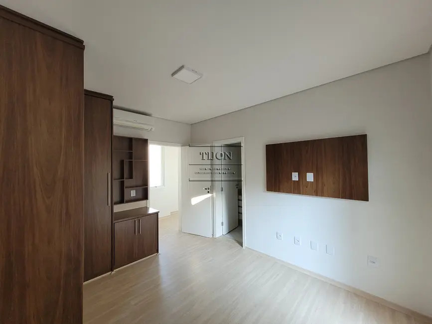 Casa de Condomínio com 3 quartos à venda, 300m2 em Parque Residencial Villa dos Inglezes, Sorocaba - SP - imagem 4 Foto 4 de Casa de Condomínio com 3 quartos à venda, 300m2 em Parque Residencial Villa dos Inglezes, Sorocaba - SP