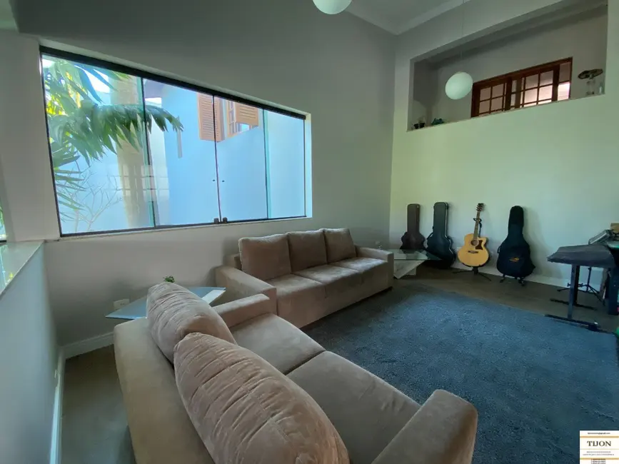 Foto 5 de Casa de Condomínio com 4 quartos à venda, 280m2 em Aracoiaba Da Serra - SP