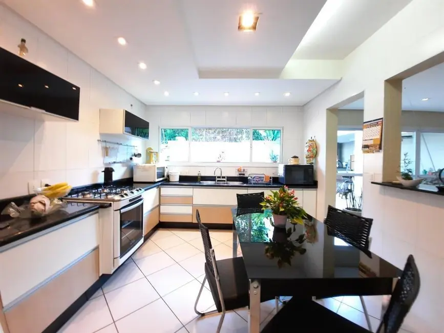 Casa de Condomínio com 4 quartos à venda, 347m2 em Parque Residencial Villa dos Inglezes, Sorocaba - SP - imagem 9 Foto 9 de Casa de Condomínio com 4 quartos à venda, 347m2 em Parque Residencial Villa dos Inglezes, Sorocaba - SP