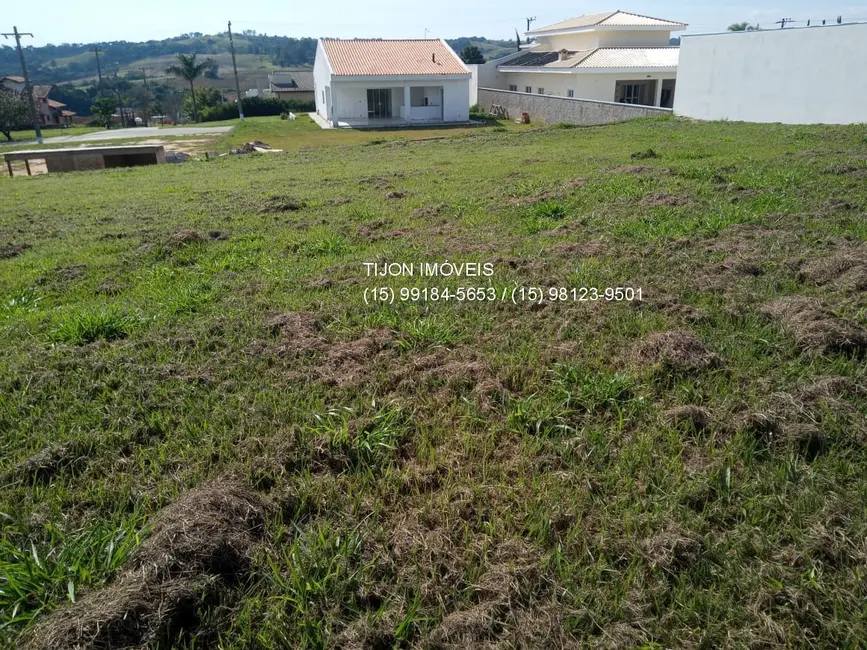 Foto 1 de Terreno / Lote à venda, 800m2 em Aracoiaba Da Serra - SP