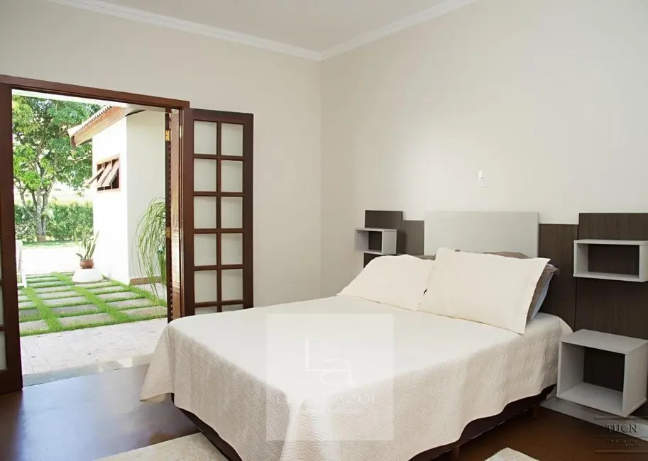 Foto 3 de Casa de Condomínio com 4 quartos à venda, 250m2 em Aracoiaba Da Serra - SP