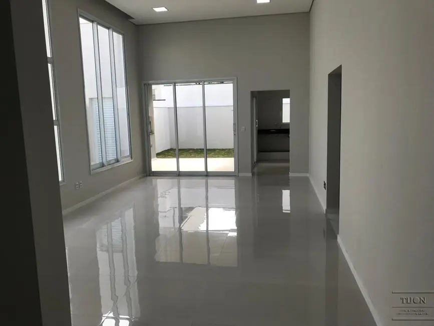Casa de Condomínio com 3 quartos à venda, 175m2 em Jardim Residencial Chácara Ondina, Sorocaba - SP - imagem 6 Foto 6 de Casa de Condomínio com 3 quartos à venda, 175m2 em Jardim Residencial Chácara Ondina, Sorocaba - SP