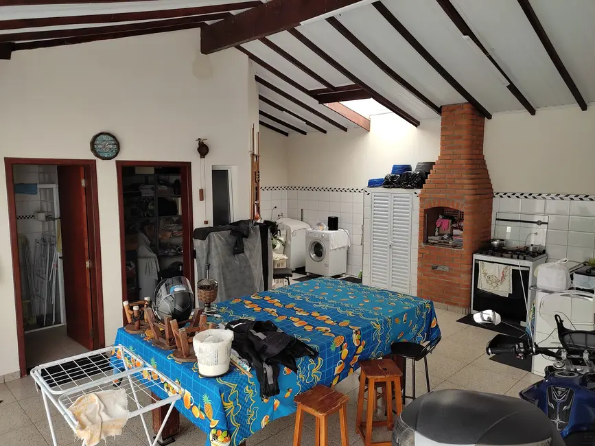 Foto 3 de Casa de Condomínio com 3 quartos à venda, 248m2 em Aracoiaba Da Serra - SP