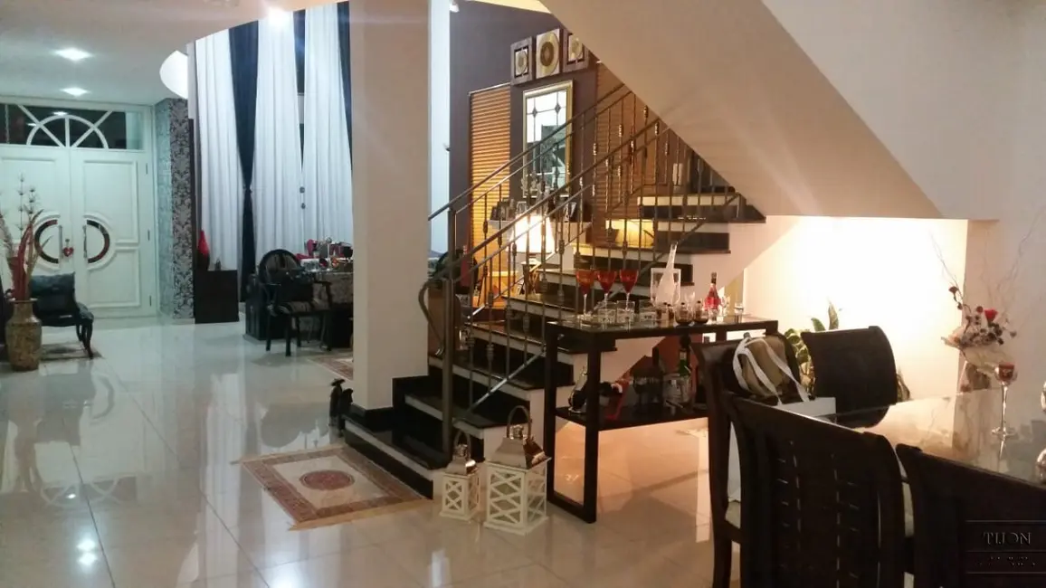 Casa de Condomínio com 4 quartos à venda, 340m2 em Jardim Residencial Tivoli Park, Sorocaba - SP - imagem 3 Foto 3 de Casa de Condomínio com 4 quartos à venda, 340m2 em Jardim Residencial Tivoli Park, Sorocaba - SP