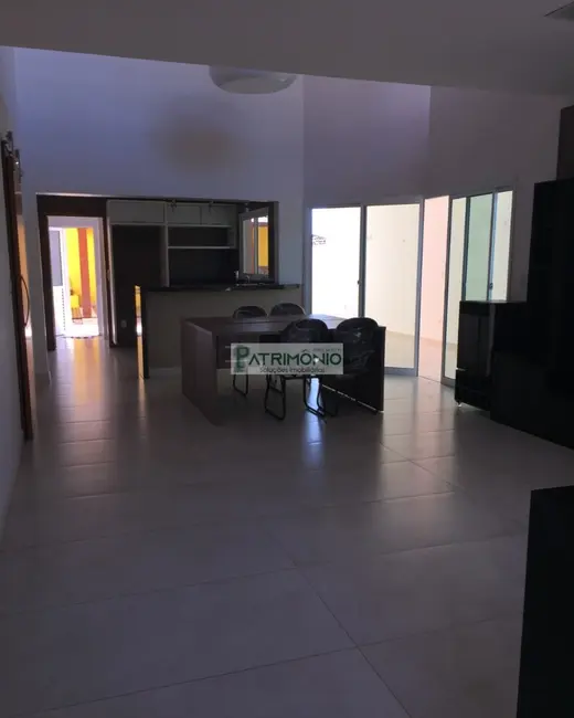 Casa de Condomínio com 3 quartos para alugar, 242m2 em Jaguariuna - SP - imagem 5 Foto 5 de Casa de Condomínio com 3 quartos para alugar, 242m2 em Jaguariuna - SP