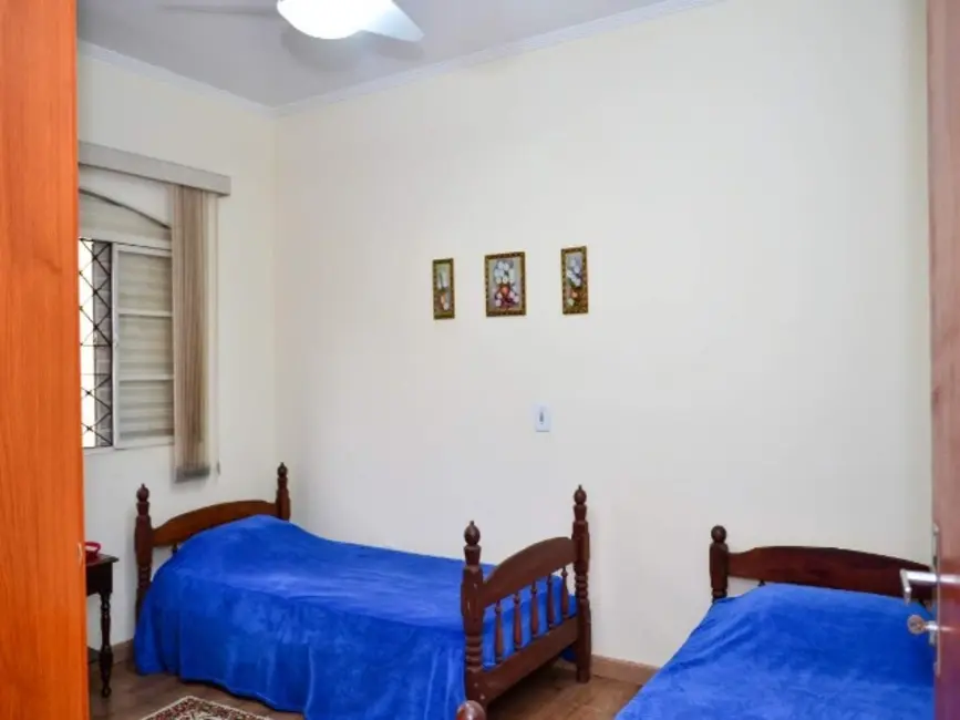 Foto 3 de Casa com 4 quartos à venda, 247m2 em Jaguariuna - SP