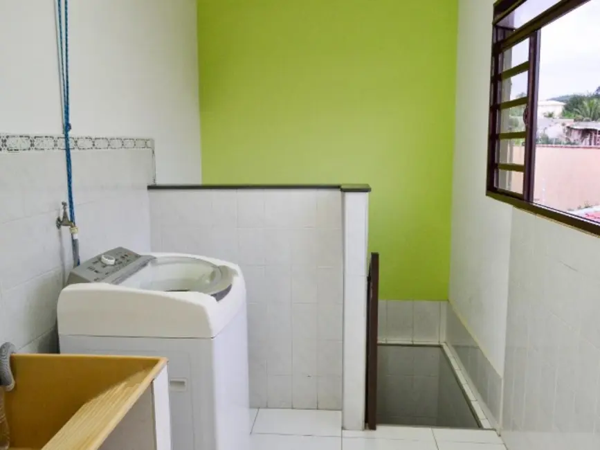 Foto 2 de Casa com 4 quartos à venda, 247m2 em Jaguariuna - SP