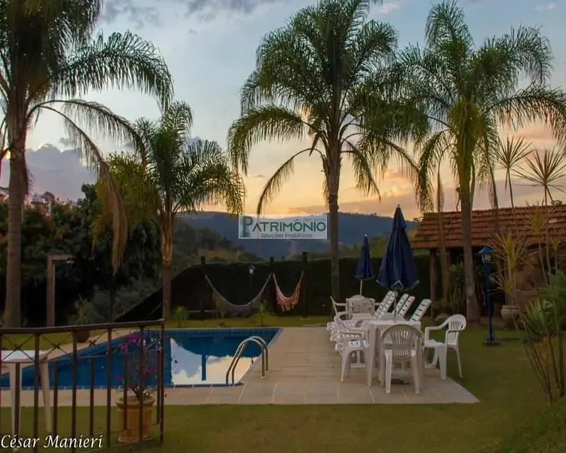 Foto 1 de Chácara com 5 quartos à venda, 360m2 em Lindoia - SP