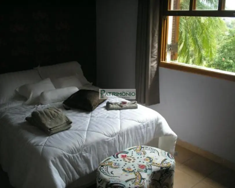 Foto 4 de Chácara com 5 quartos à venda, 360m2 em Lindoia - SP