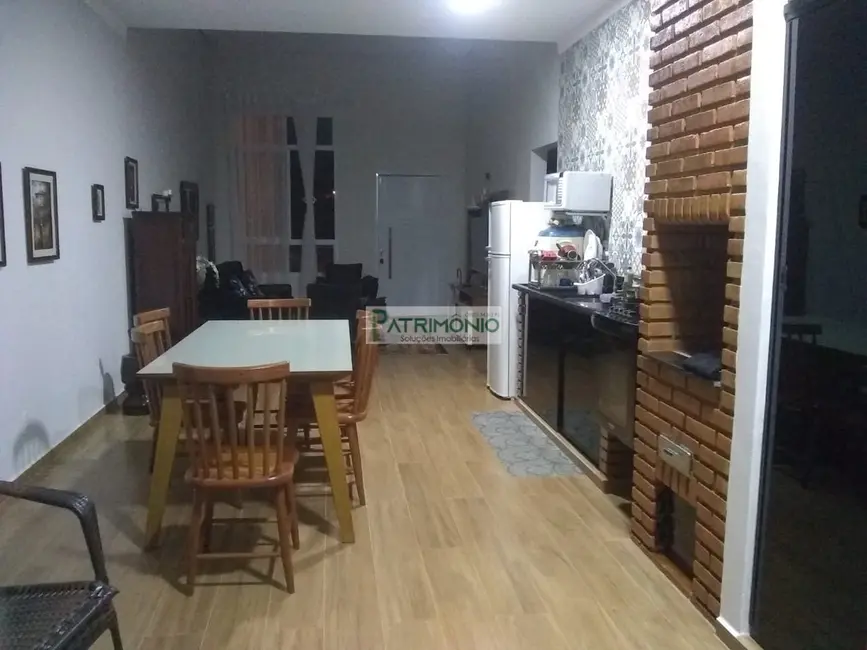 Foto 1 de Casa de Condomínio com 3 quartos à venda, 110m2 em Jaguariuna - SP