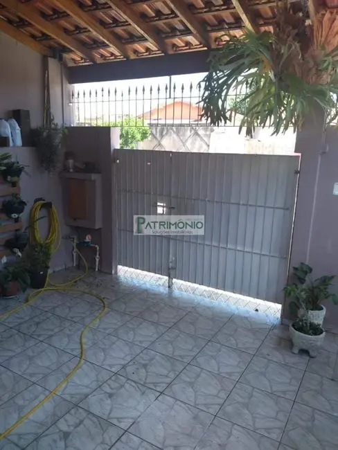 Foto 2 de Casa com 2 quartos à venda, 113m2 em Jaguariuna - SP