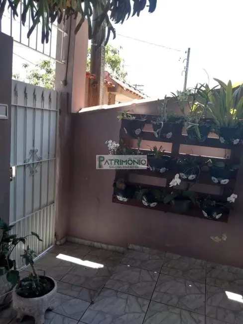 Foto 3 de Casa com 2 quartos à venda, 113m2 em Jaguariuna - SP