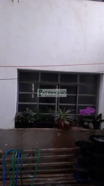 Foto 9 de Casa com 4 quartos à venda, 225m2 em Jaguariuna - SP