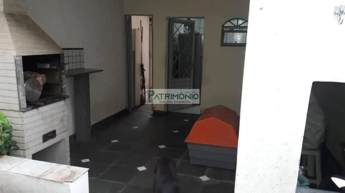 Foto 1 de Casa com 4 quartos à venda, 225m2 em Jaguariuna - SP