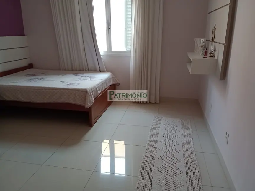 Foto 7 de Casa com 3 quartos à venda, 350m2 em Jaguariuna - SP