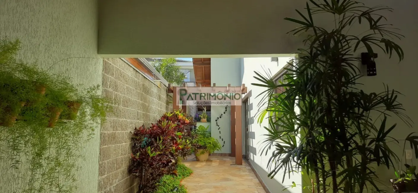 Foto 3 de Casa de Condomínio com 3 quartos à venda, 243m2 em Jaguariuna - SP