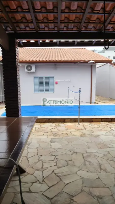 Foto 5 de Casa com 3 quartos à venda, 290m2 em Centro, Ubatuba - SP