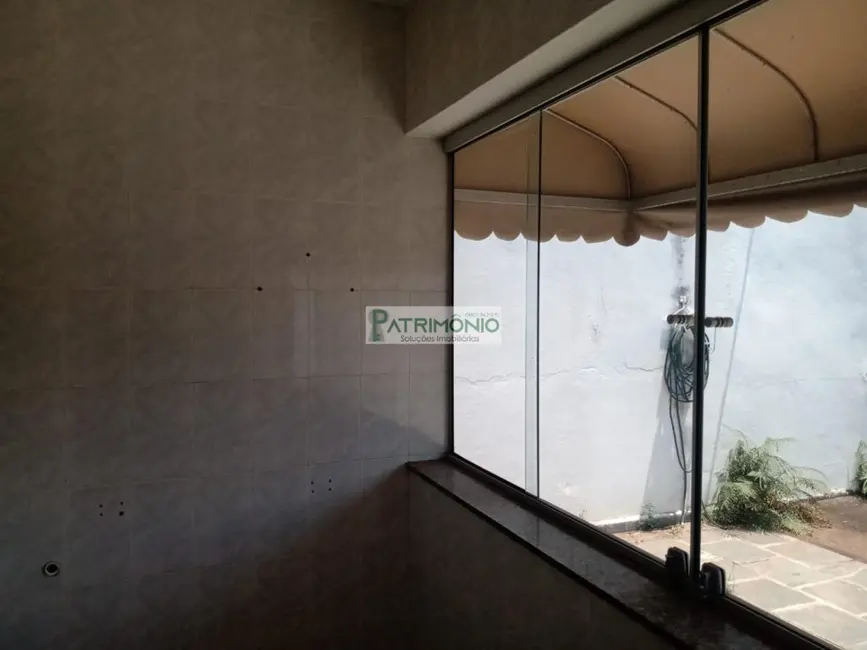 Foto 1 de Casa com 2 quartos à venda, 95m2 em Jaguariuna - SP