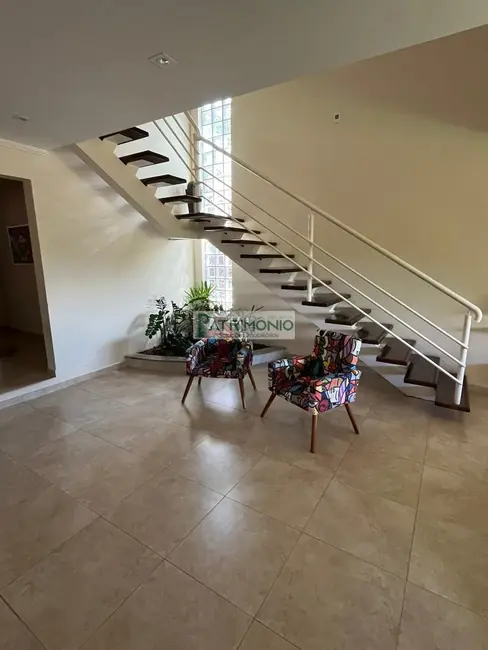 Foto 7 de Casa com 3 quartos à venda, 241m2 em Jaguariuna - SP
