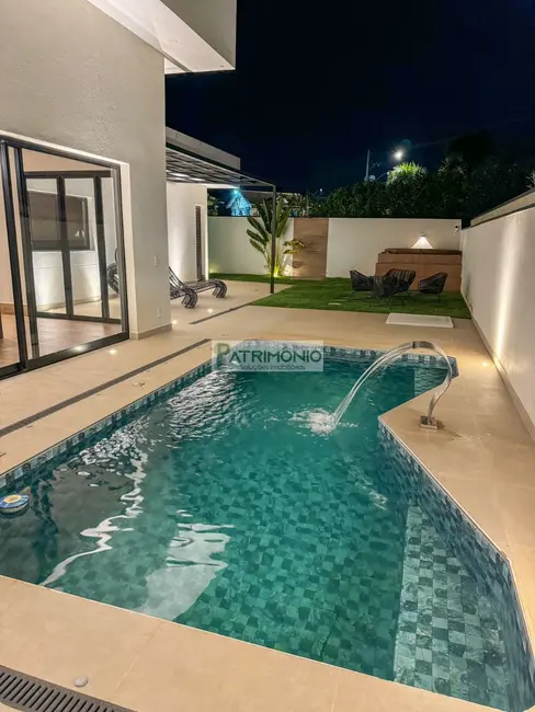 Foto 2 de Casa de Condomínio com 3 quartos à venda, 238m2 em Jaguariuna - SP