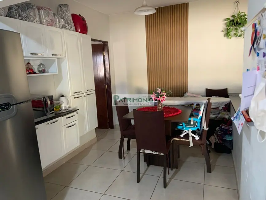 Foto 2 de Casa com 3 quartos à venda, 329m2 em Jaguariuna - SP