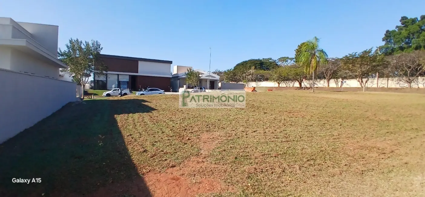 Foto 1 de Terreno / Lote à venda, 555m2 em Jaguariuna - SP