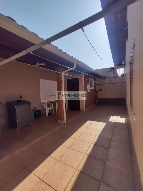Foto 4 de Casa com 3 quartos à venda, 177m2 em Jaguariuna - SP