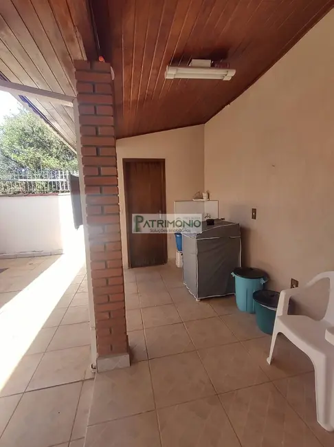 Foto 3 de Casa com 3 quartos à venda, 177m2 em Jaguariuna - SP