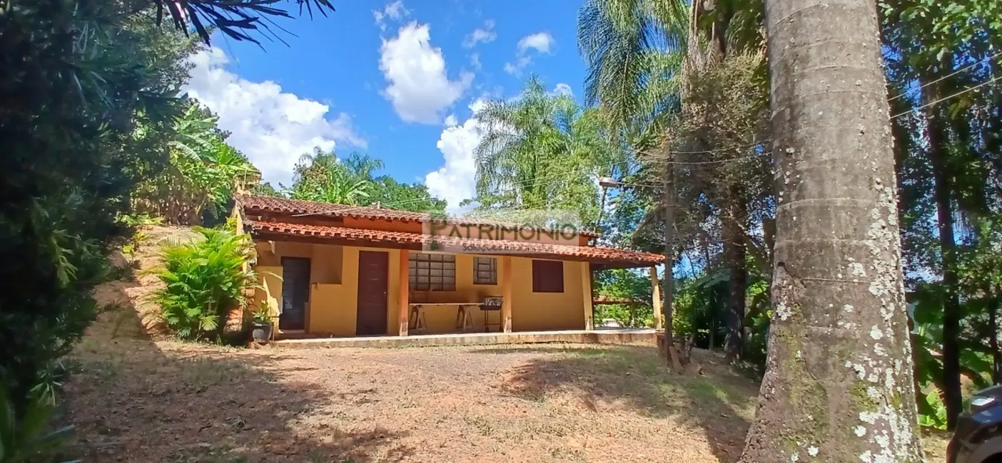Foto 1 de Chácara com 2 quartos à venda, 120m2 em Centro, Pedreira - SP