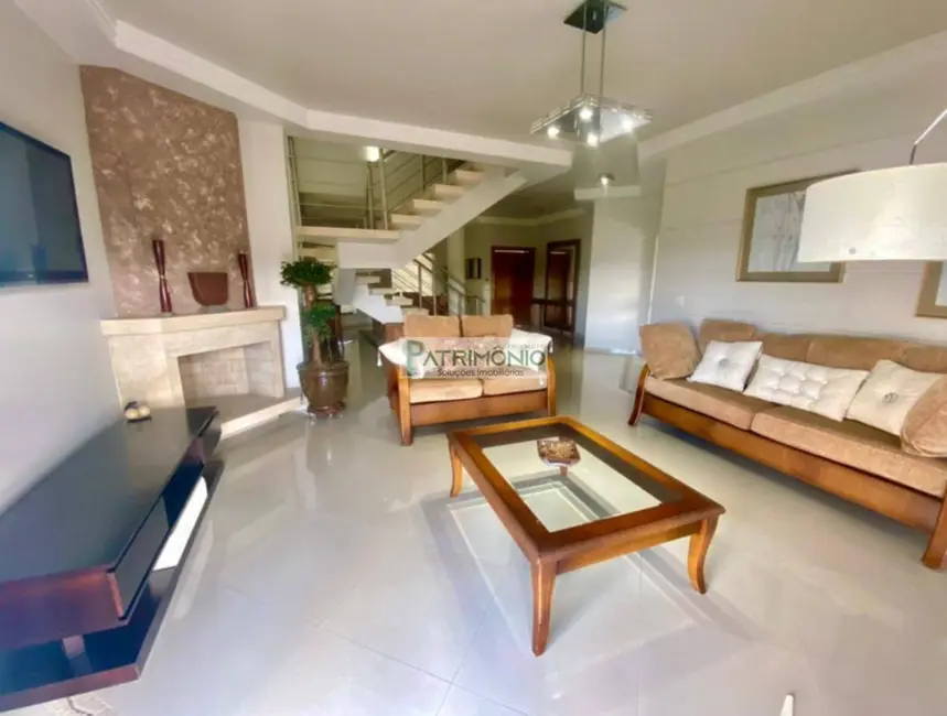 Foto 1 de Casa de Condomínio com 3 quartos à venda e para alugar, 820m2 em Arujázinho I, II e III, Aruja - SP