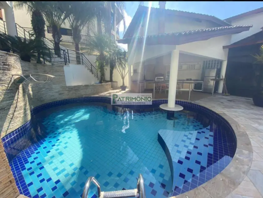 Foto 4 de Casa de Condomínio com 3 quartos à venda e para alugar, 820m2 em Arujázinho I, II e III, Aruja - SP