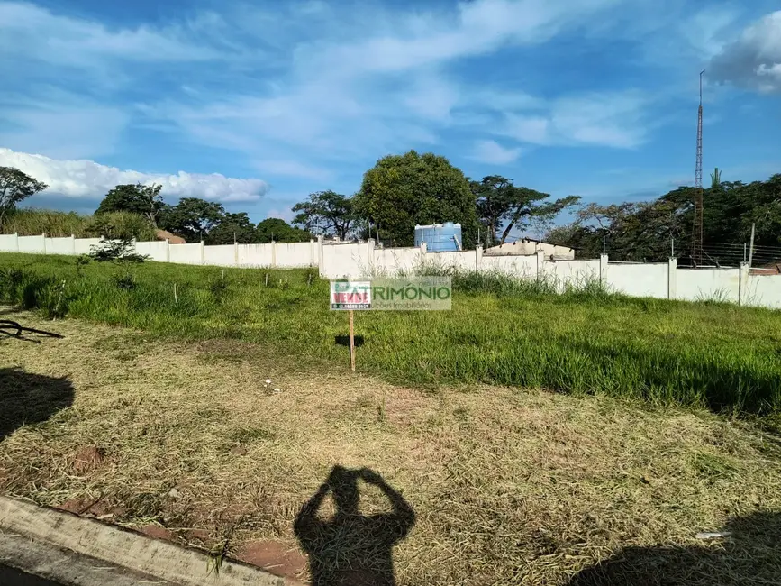 Foto 1 de Terreno / Lote à venda, 300m2 em Jaguariuna - SP