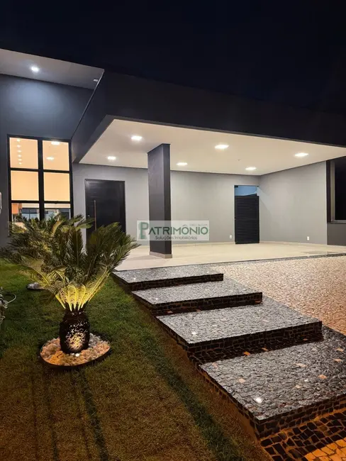 Foto 2 de Casa com 2 quartos à venda, 257m2 em Jaguariuna - SP