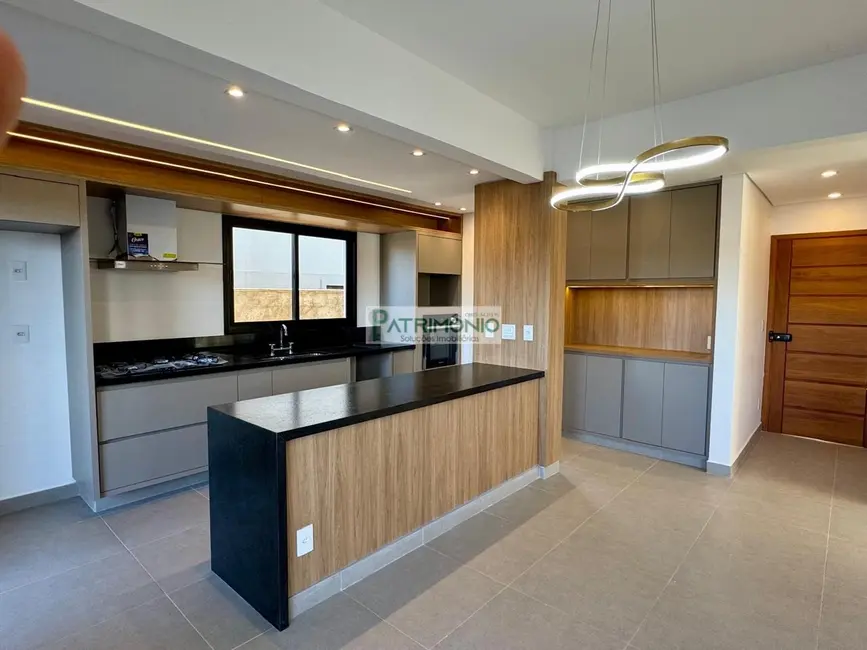 Foto 2 de Casa de Condomínio com 3 quartos à venda e para alugar, 215m2 em Jaguariuna - SP