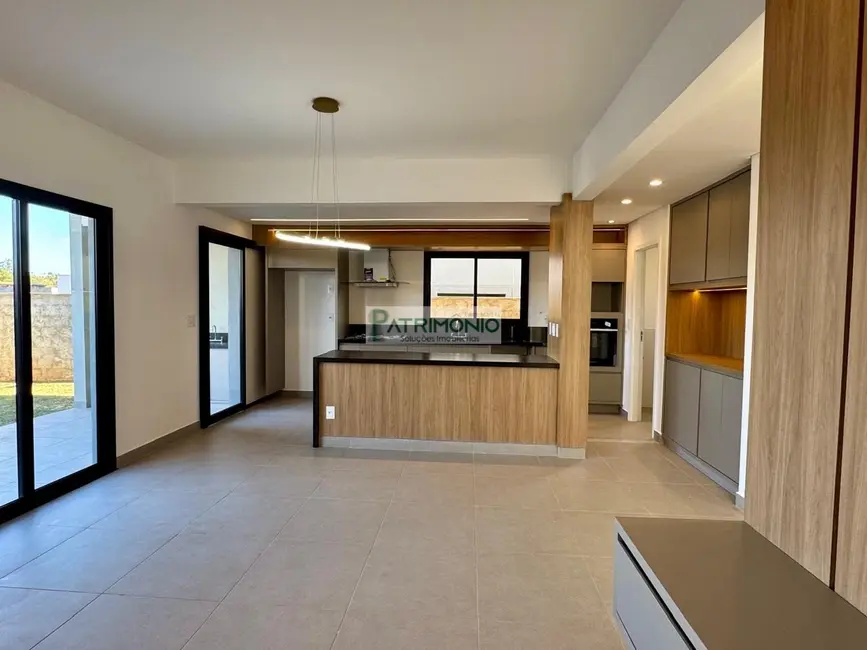 Foto 3 de Casa de Condomínio com 3 quartos à venda e para alugar, 215m2 em Jaguariuna - SP